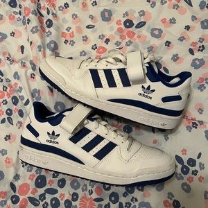 Adidas Forum Low shoes